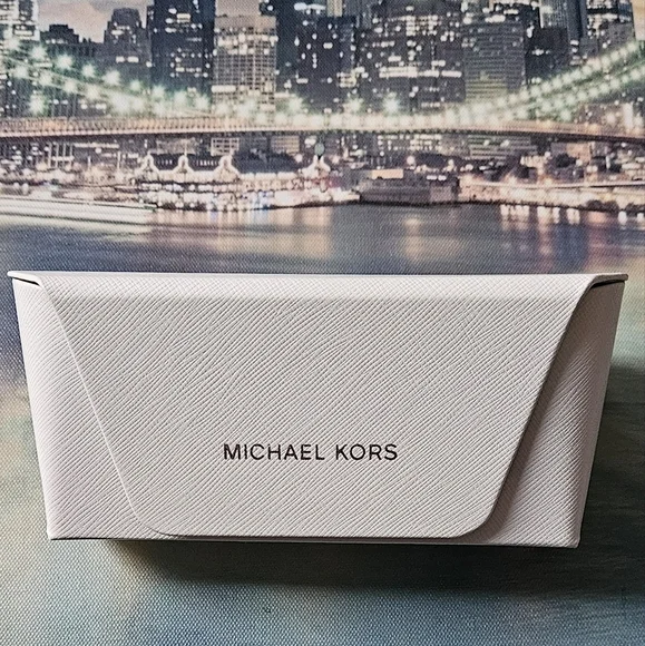 Michael Kors Purple Cat-Eye Sunglasses ✨️New Case Included✨️ - Picture 12 of 16